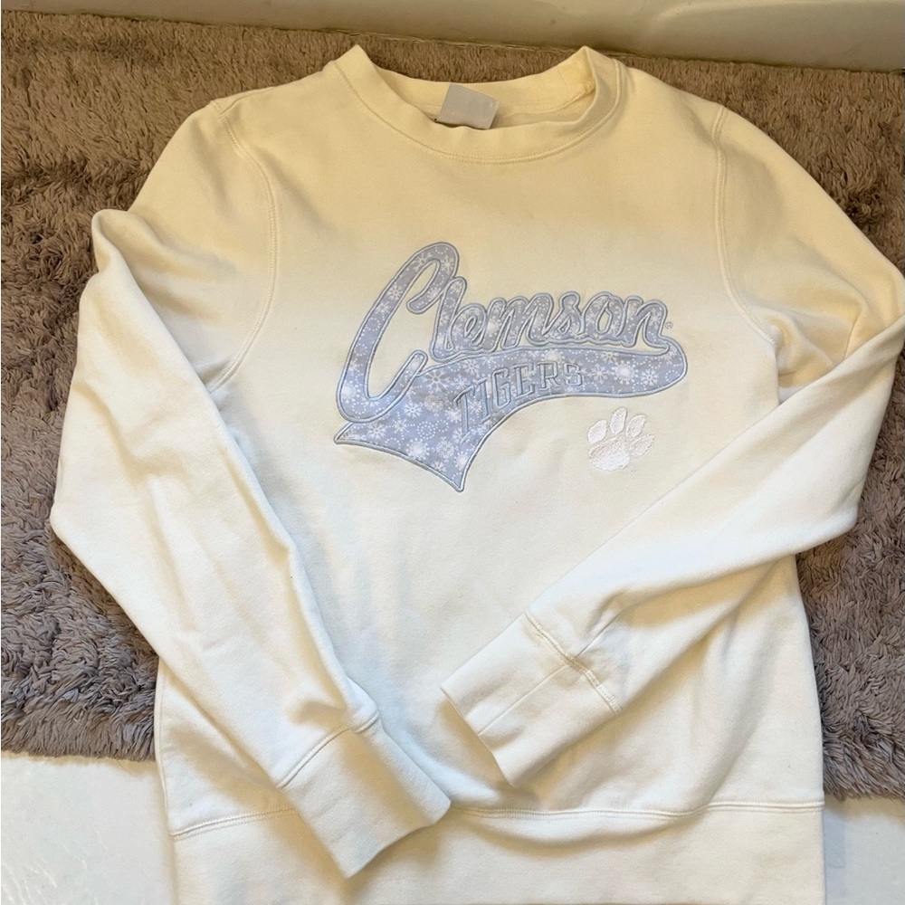 Clemson Tigers sweatshirt Size Medium Knights Apparel